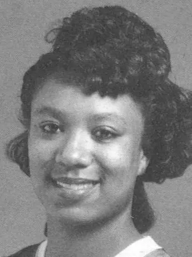 12_Kim_Robinson_1991-92_WBB_headshot