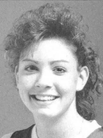 22_Kim_Cann_1991-92_WBB_headshot