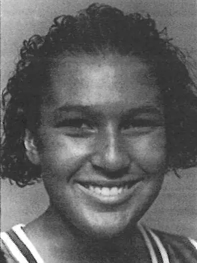 22_Tanya_Strong_1995-96_WBB_headshot