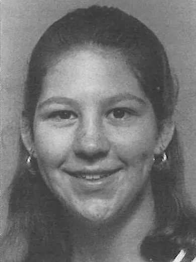 34_Laura_Kolenovsky_1995-96_WBB_headshot