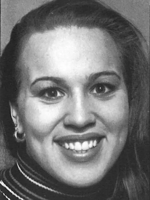 RS_Kakki_Jones_1997-98_WBB_headshot