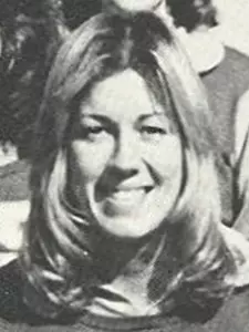 24_Beth_Fifield_1976_VB_headshot