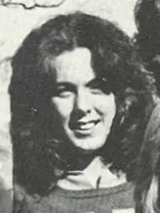 25_Carla_Walker_1976_VB_headshot