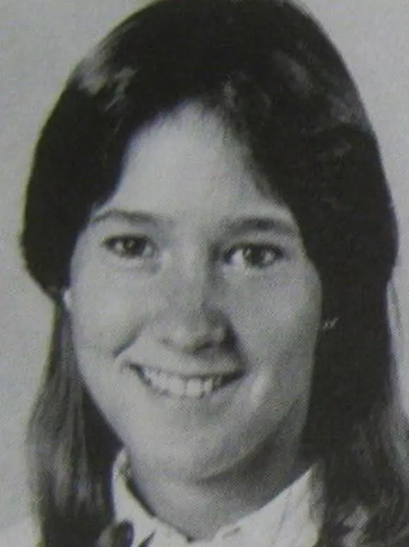 33_Brenda_Woodard_1982-83_WBB_headshot