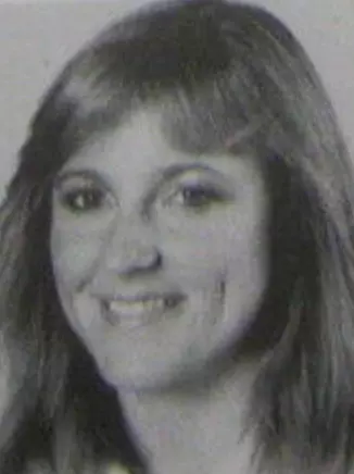 AT_Janet_Moore_1982-83_WBB_headshot