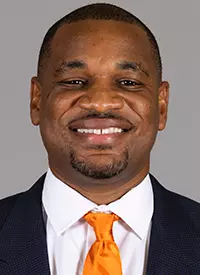 Derrick Obasohan Headshot 2023-24