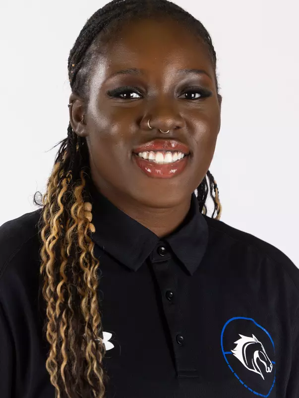 Laura Bello 2024-25 Headshot