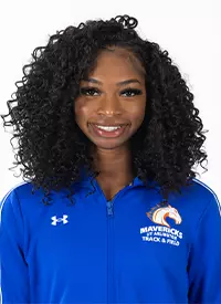 zoe woods headshot 25-26