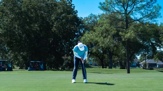 Carmen putting