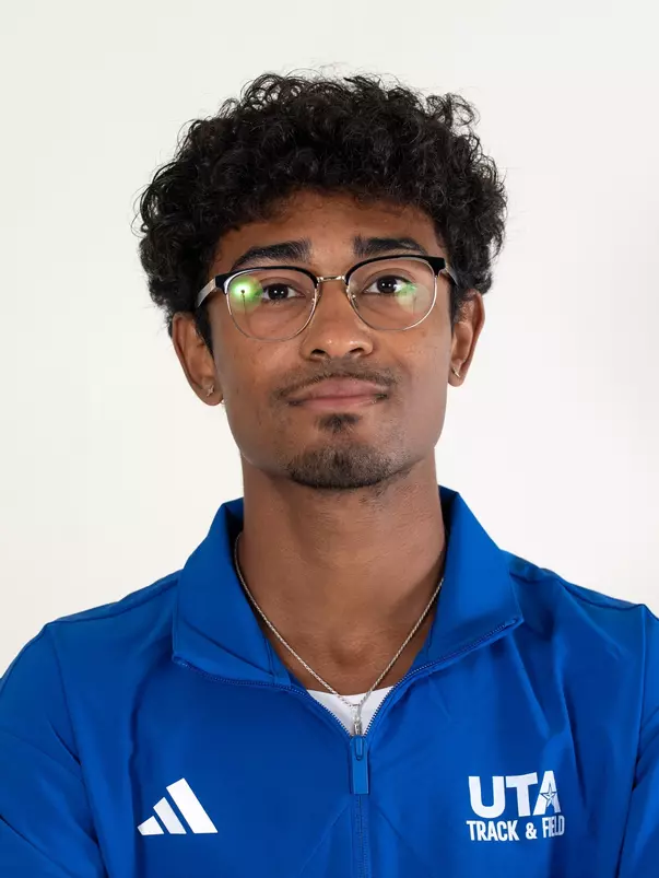 Daniel Armstrong 26-27 Head Shot