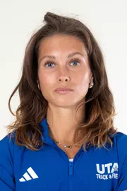 Emilia Mandl 26-27 Head Shot