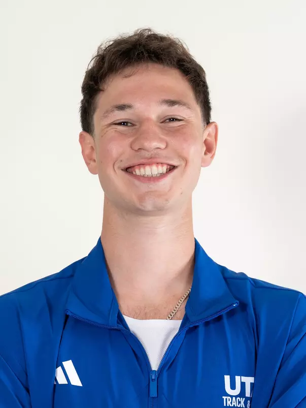 Hudson Irvine 26-27 Head Shot
