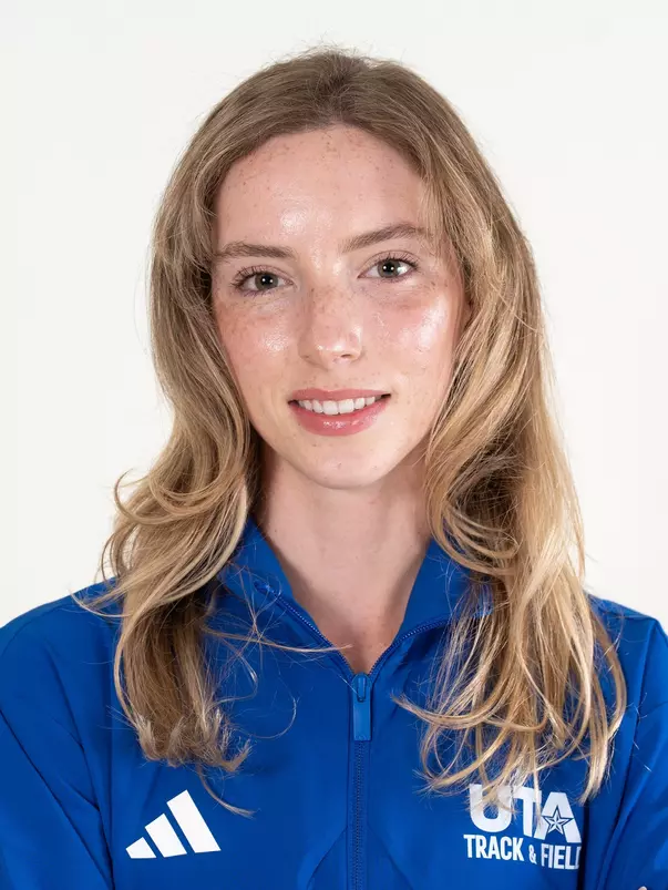 Lauren Baur 26-27 Head Shot