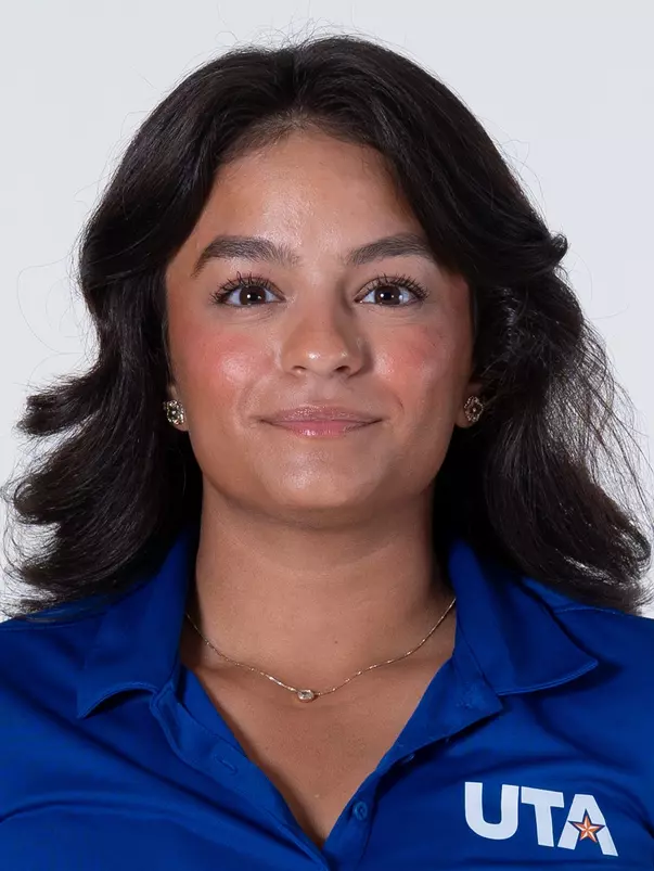 Camilah Porras Head Shot 26-27