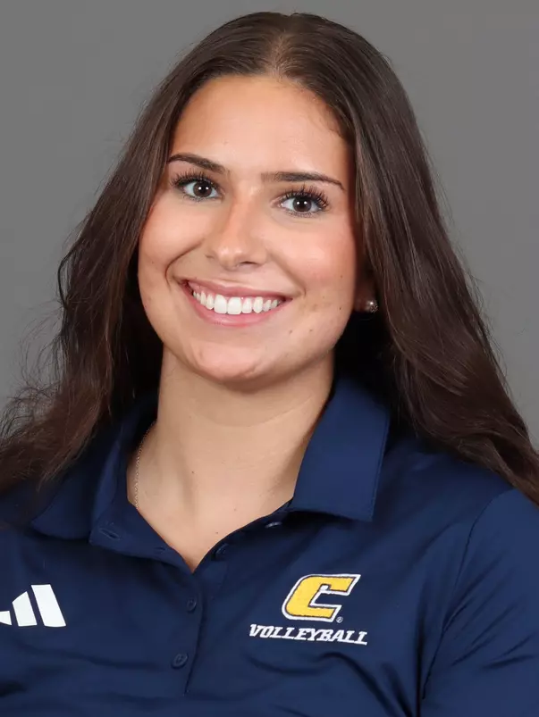 Emily Geaquinto headshot