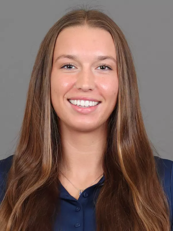 Ashley Reynolds headshot