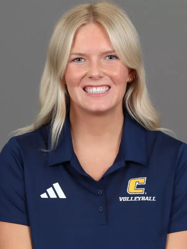 Caiti Barthel headshot