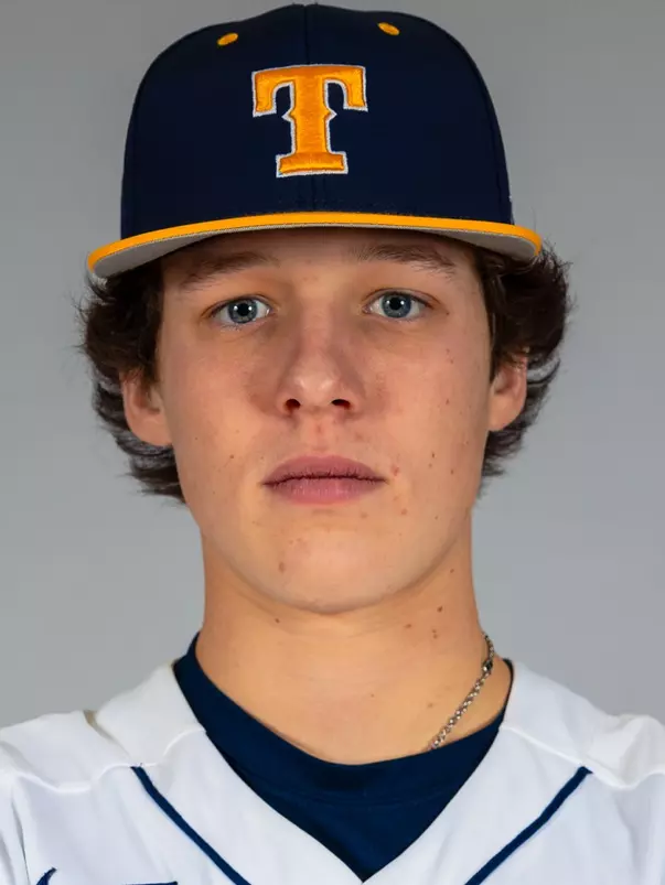 Charlie Scholvin - Headshot