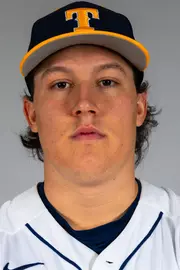 Camryn Szynski - Headshot