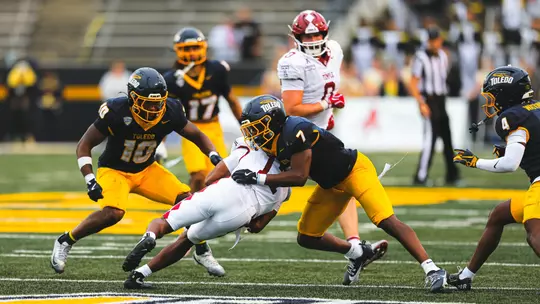 Armorion Smith makes a tackle against Temple
