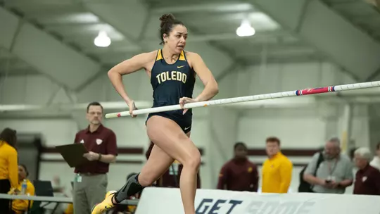 Eva Moran competing in the pole vault at the 2026 MAC Indoor Championship