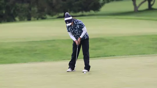 Brooklyn Millard putting