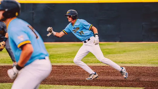 Liam Arsich leads off second base