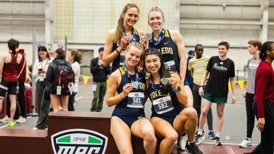 Lianna Surtz, Sydney Stepanovich, Lauren Zanotelli and Laura Acuna take silver in the DMR at the 2026 Indoor MAC Championships