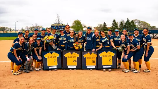 Toledo Softball Team photo with seniors