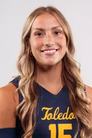 Maddy Bach Headshot