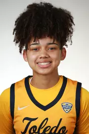 Destiny Robinson Headshot 2026-27