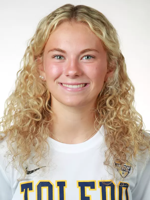 Kylie Costa Headshot