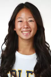 Emma Rhoades Headshot