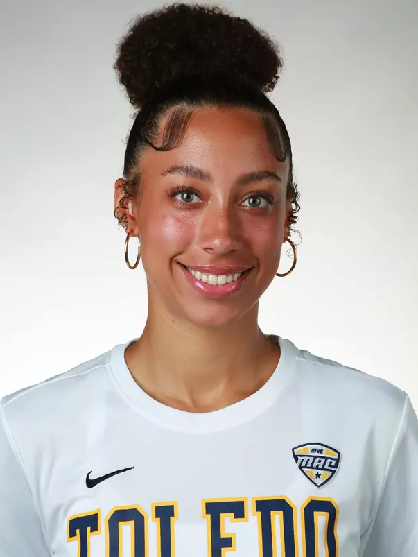 Amya Usher Headshot