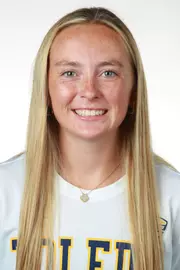 Carys Bourbeau Headshot