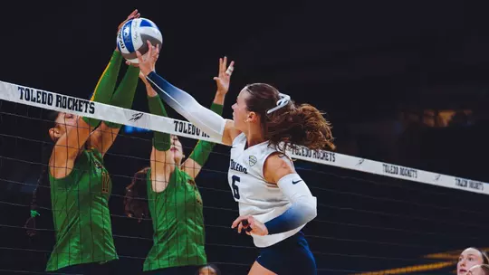Jessica Costlow attacking against Notre Dame