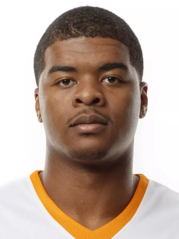 KNOXVILLE, TN - OCTOBER 05, 2017 - Forward Derrick Walker #15 of the Tennessee Volunteers headshot during 2017 Photo Day at Pratt Pavilion in Knoxville, TN. Photo By Kyle Zedaker/Tennessee Athletics