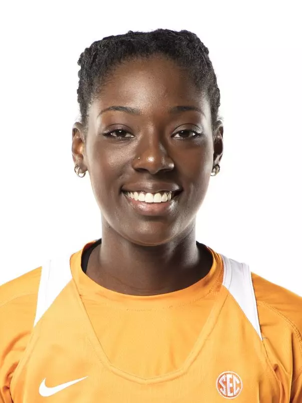 Rennia Davis headshot