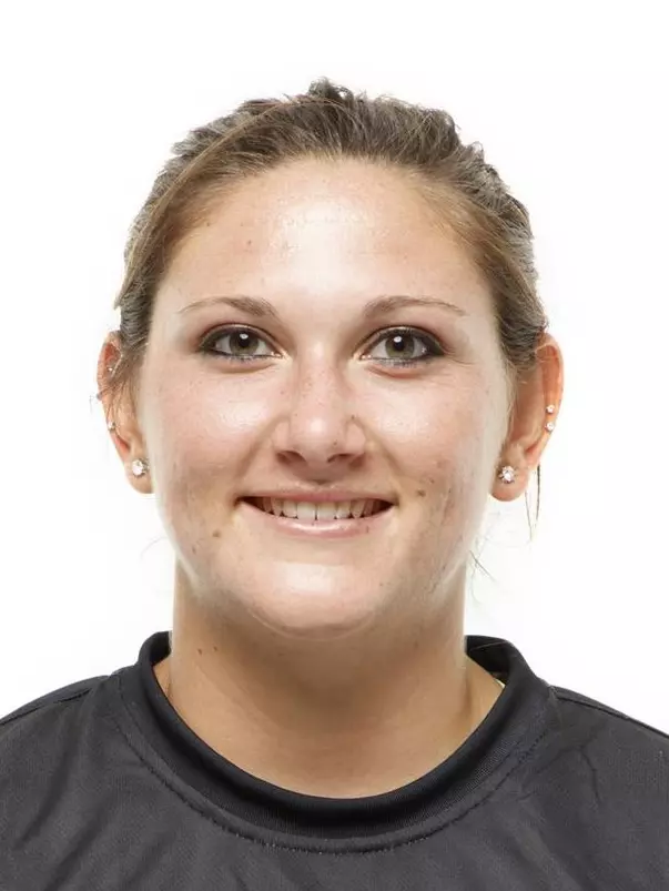 Shae Yanez - headshot