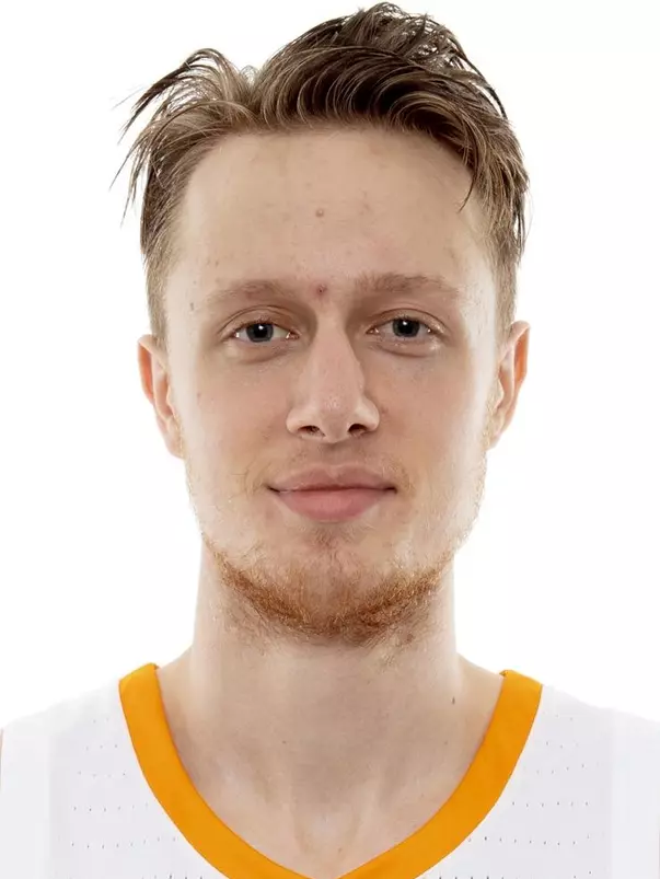 KNOXVILLE, TN - SEPTEMBER 19, 2018 - Forward Zach Kent #33 of the Tennessee Volunteers during 2018 Photo Day at Anderson Training Center in Knoxville, TN. Photo By Andrew Ferguson/Tennessee Athletics