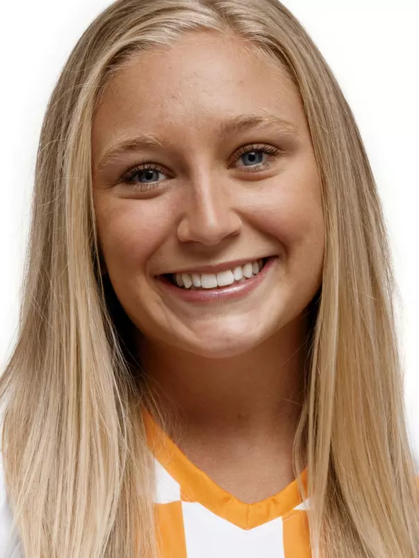KNOXVILLE, TN - JULY 30, 2018 - Midfielder/Defender Rylie O'Keefe #4 of the Tennessee Volunteers headshot during Soccer Photo Day at Anderson Training Center in Knoxville, TN. Photo By