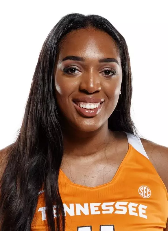 Kasiyahna Kushkituah - Head Shot