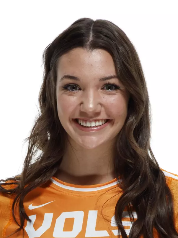 Raquel Perinar Headshot