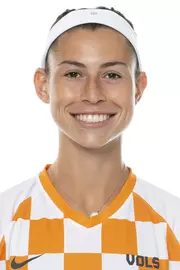 KNOXVILLE, TN - AUGUST 12, 2020 - Forward/Midfielder Amy Thompson #17 of the Tennessee Volunteers during the 2020 Soccer Photo Day taken in Knoxville, TN. Photo By Andrew Ferguson/Tennessee Athletics