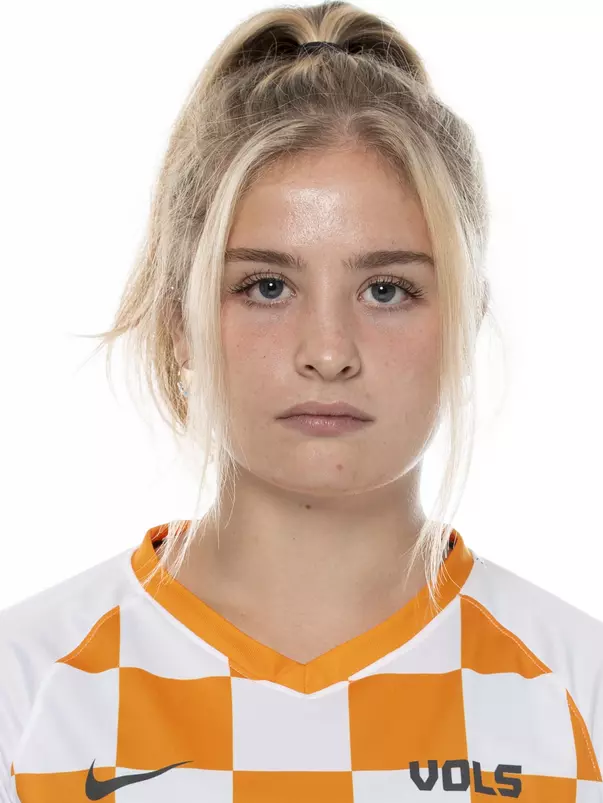 KNOXVILLE, TN - AUGUST 12, 2020 - Midfielder Isabella Cook #18 of the Tennessee Volunteers during the 2020 Soccer Photo Day taken in Knoxville, TN. Photo By Andrew Ferguson/Tennessee Athletics