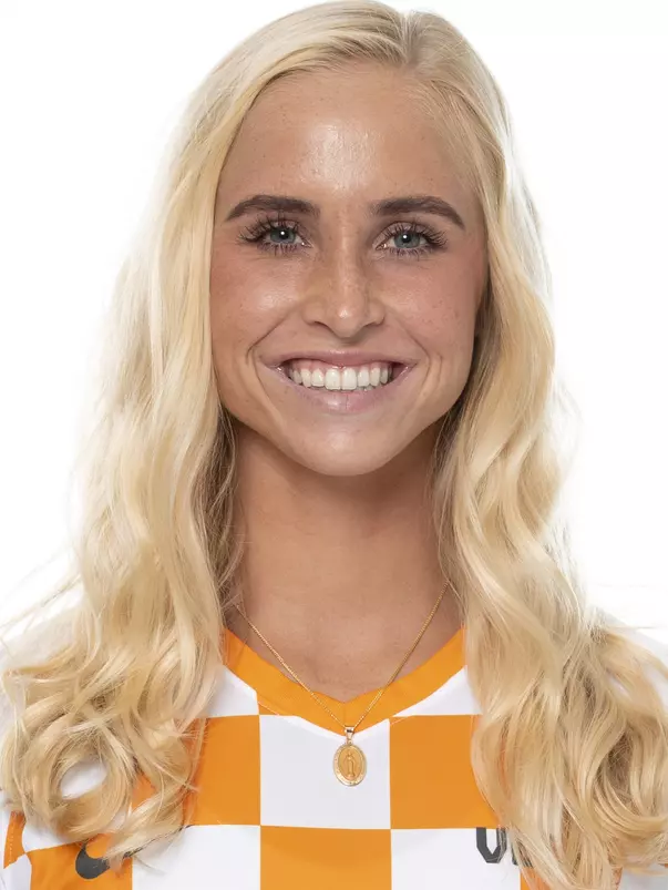 KNOXVILLE, TN - AUGUST 12, 2020 - Forward Alicia Donley #21 of the Tennessee Volunteers during the 2020 Soccer Photo Day taken in Knoxville, TN. Photo By Andrew Ferguson/Tennessee Athletics