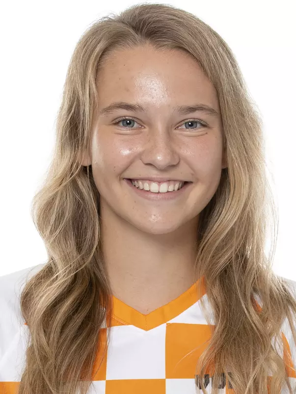 KNOXVILLE, TN - AUGUST 12, 2020 - Midfielder/Defender Caitlin Foley #25 of the Tennessee Volunteers during the 2020 Soccer Photo Day taken in Knoxville, TN. Photo By Andrew Ferguson/Tennessee Athletics