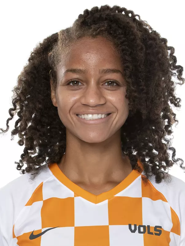 KNOXVILLE, TN - AUGUST 12, 2020 - Midfielder/Defender Giselle Washington #29 of the Tennessee Volunteers during the 2020 Soccer Photo Day taken in Knoxville, TN. Photo By Andrew Ferguson/Tennessee Athletics