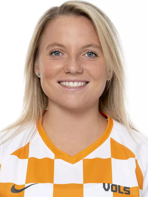 KNOXVILLE, TN - AUGUST 12, 2020 - Midfielder/Forward Brooke Wilson #32 of the Tennessee Volunteers during the 2020 Soccer Photo Day taken in Knoxville, TN. Photo By Andrew Ferguson/Tennessee Athletics