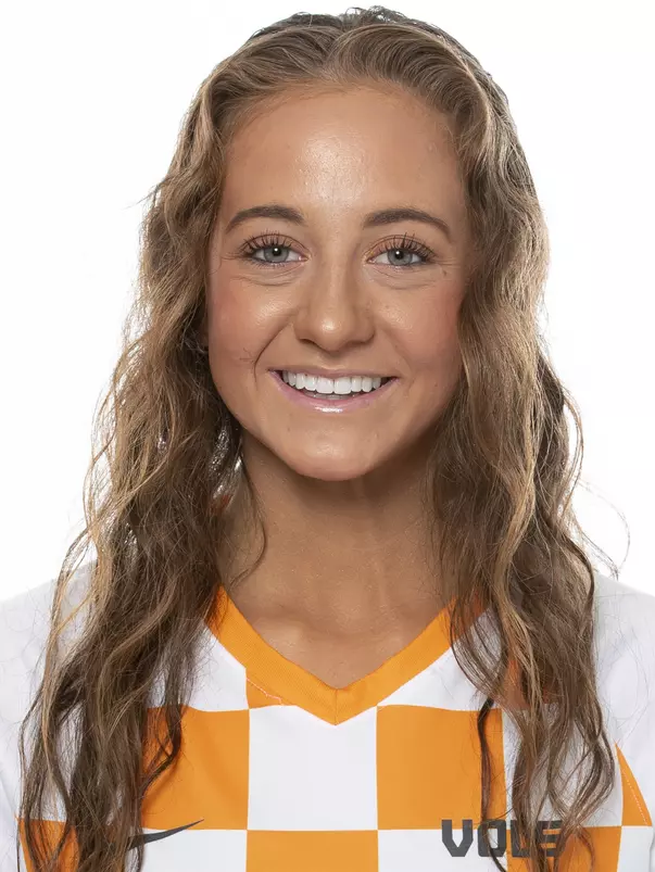 KNOXVILLE, TN - AUGUST 12, 2020 - Midfielder Tara Katz #8 of the Tennessee Volunteers during the 2020 Soccer Photo Day taken in Knoxville, TN. Photo By Andrew Ferguson/Tennessee Athletics